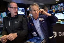 开盘：美股周一小幅高开 市场评估政治风险并等待重要财报