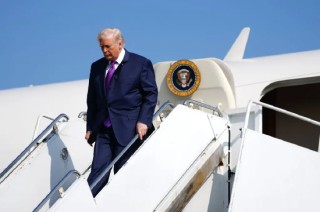 特朗普考虑先对伊朗实施精准打击，随后发动更大规模攻击