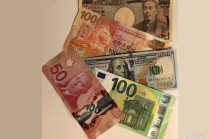 印度央行强制平仓卢比空头，汇率反弹超2%