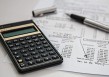 如何理解帐套更改原理并进行操作？更改帐套会对财务系统有何影响？