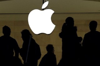 11月25日外盘头条：苹果裁减销售岗位 特斯拉FSD在欧遇阻 亚马逊再投500亿美元 美乌寻求缩小和平方案分歧