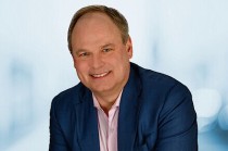 前瑞银科技高管，出任巴克莱亚洲私人银行COO