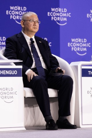 隆基绿能李振国谈下一代光伏技术：再过10年效率做到35%