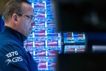 开盘：美股周四低开 市场关注沃尔玛业绩展望及美伊局势