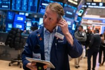 开盘：美股周一低开 市场关注特朗普关税政策