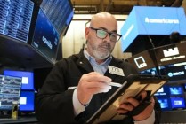 午盘：道指转涨 标普500指数基本持平