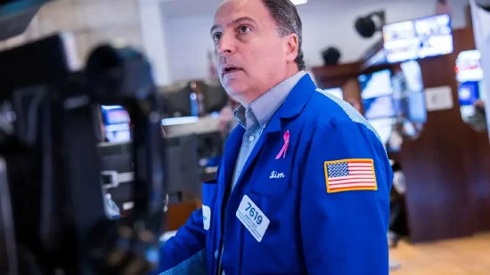 收盘:美股周五收涨 纳指与标普创历史新高 第1张 收盘:美股周五收涨 纳指与标普创历史新高 第1张