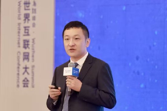 蚂蚁集团骆骥:蚂蚁已部署万卡规模国产算力群,全面应用于安全及风控|直击乌镇 第1张 蚂蚁集团骆骥:蚂蚁已部署万卡规模国产算力群,全面应用于安全及风控|直击乌镇 第1张