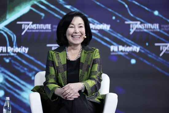 盘点2025年十大内部人士减持交易 贝佐斯、黄仁勋、扎克伯格在列  第2张