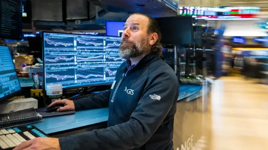 2月21日收盘：美股周五收高 特朗普全球关税被驳回  第1张