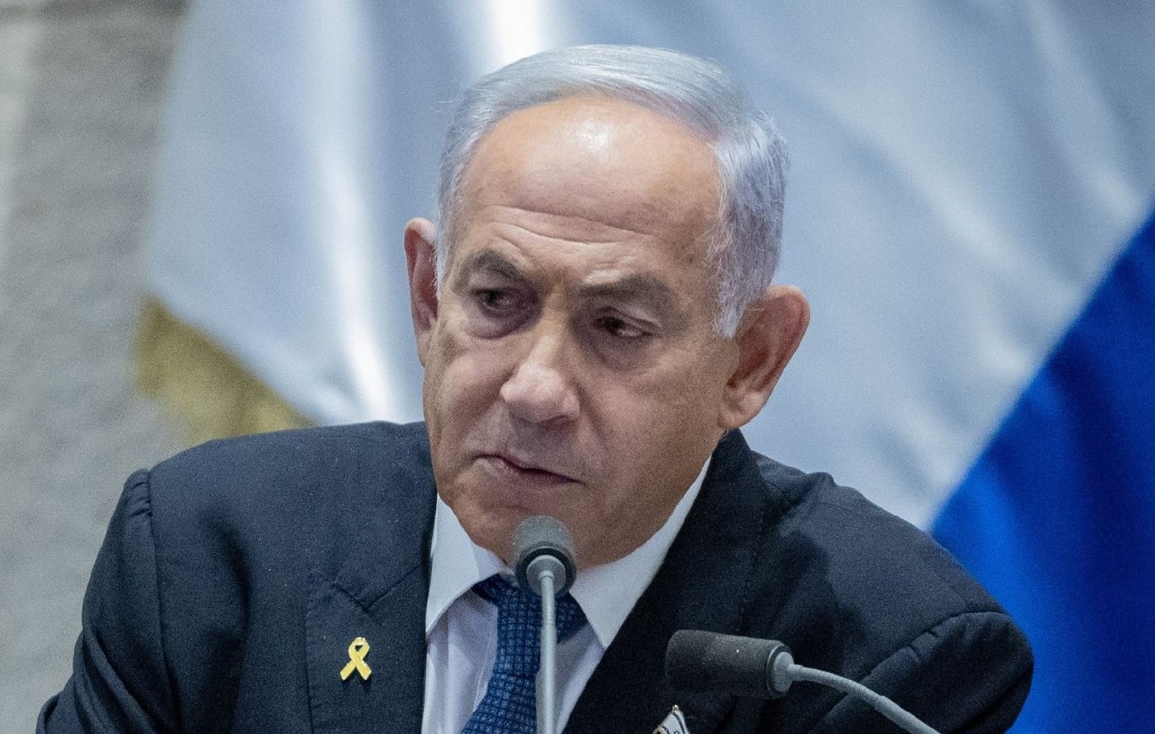 美以称哈梅内伊已“不在世” 伊朗关闭霍尔木兹海峡 袭击致近千人伤亡 第1张 美以称哈梅内伊已“不在世” 伊朗关闭霍尔木兹海峡 袭击致近千人伤亡 第1张